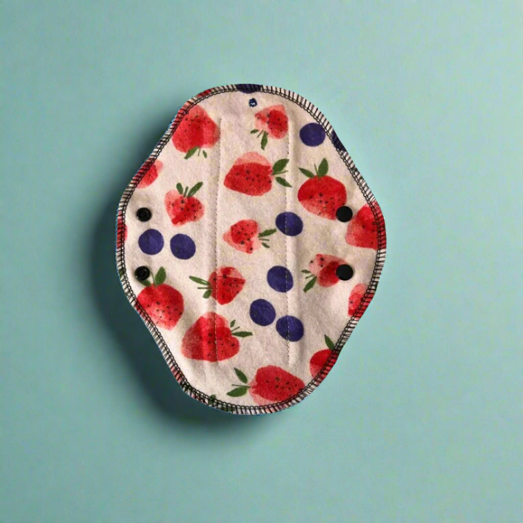 ume’s Reusable Day Pad – Everyday Comfort for Light to Heavy Flow (Strawberry Print)