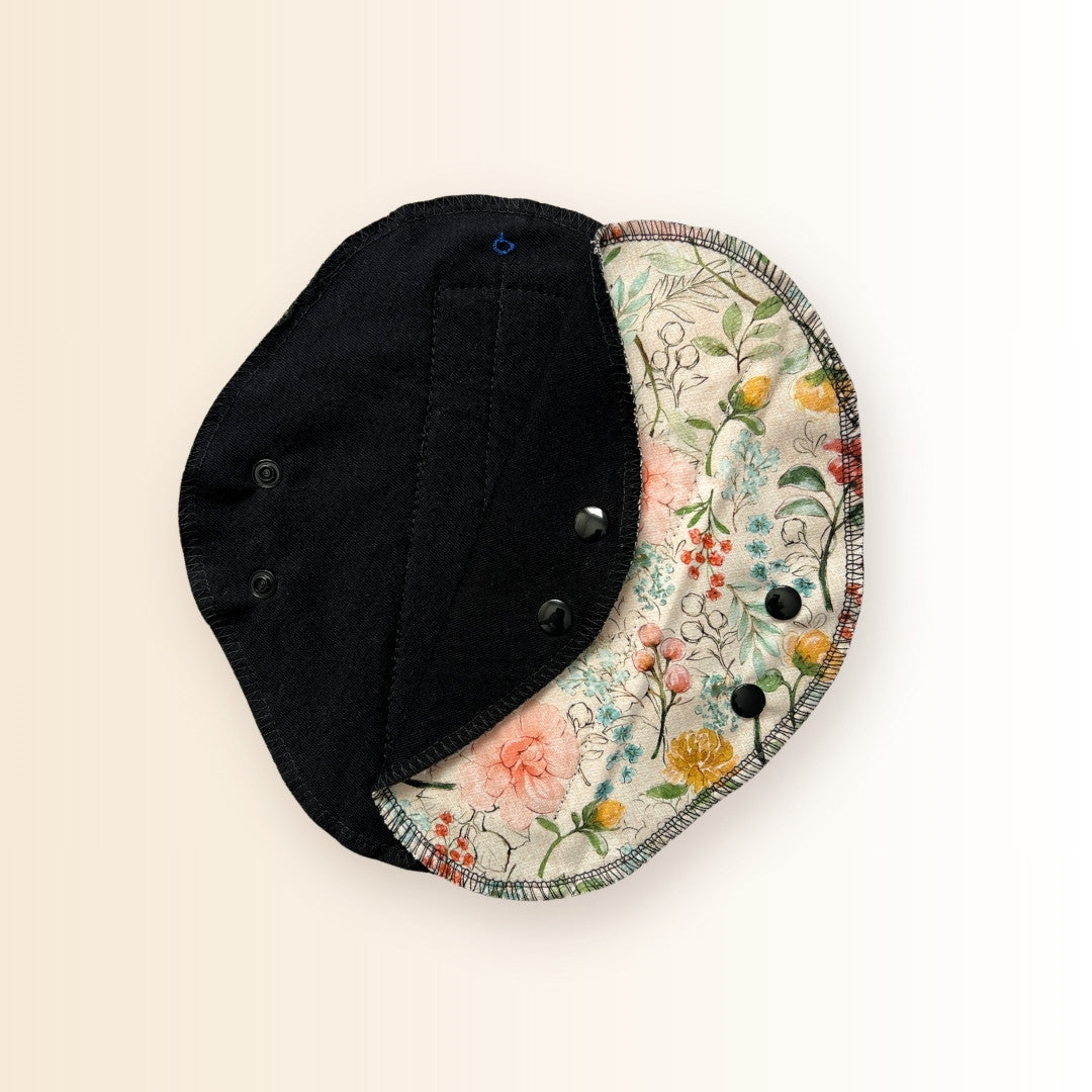 Reusable Day Pad – Everyday Comfort for Light to Heavy Flow (Floral Print)