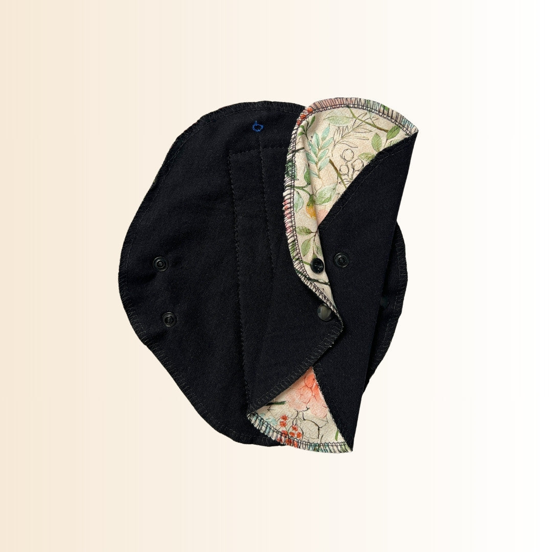 Reusable Day Pad – Everyday Comfort for Light to Heavy Flow (Floral Print)