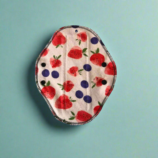 ume’s Reusable Day Pad – Everyday Comfort for Light to Heavy Flow (Strawberry Print)