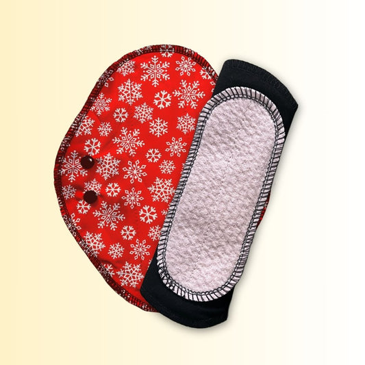 Hume’s Teen Period Cloth Pad – Red Snowflake